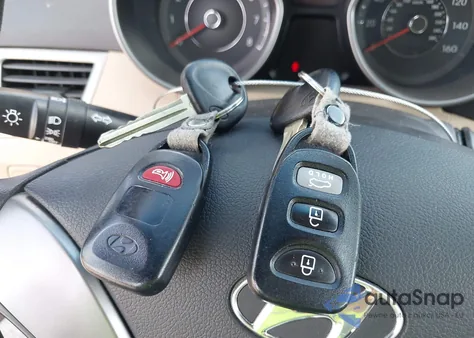 2013 Hyundai Elantra Gls from USA, damaged, VIN 5NPDH4AE4DH210377